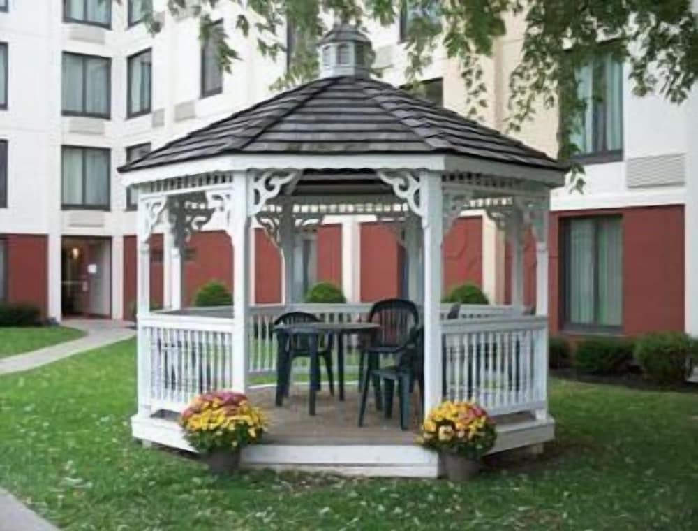 Watertown Vacations - Ramada by Wyndham Watertown/Thousand Islands NY - Property Image 3