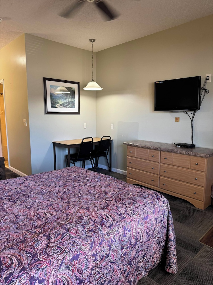 Weiss Lake Lodge