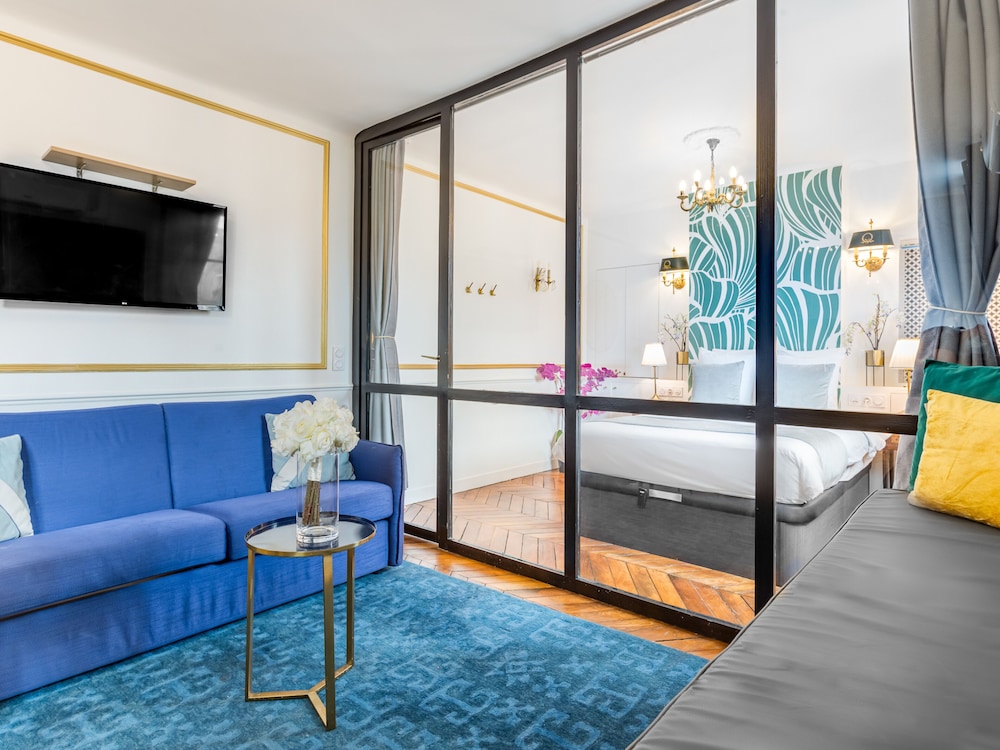 Merveil Luxury Suites - Royale - Saint Honore view