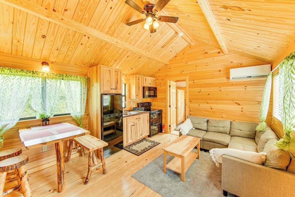 5 Mi to Susquehanna Boating! Secluded Log Cabin