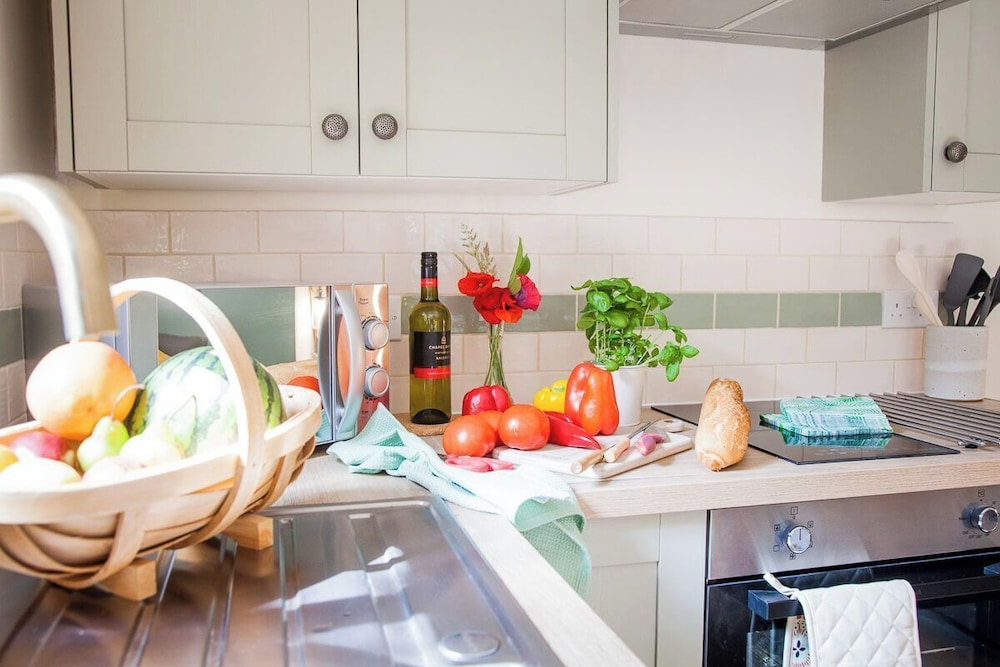 Hayne Barn Estate - Private Estate : 6 Eco Lodges - 1 Studio