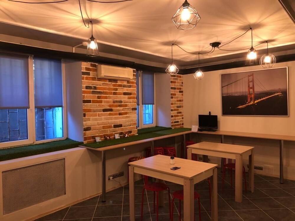 Capsule Hostel Yes Sport