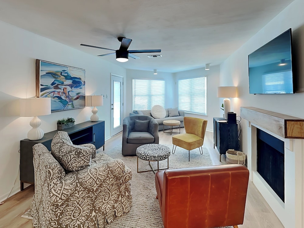 Fantasea Cove by Silver Sands Vacation Rentals
