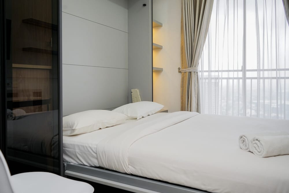 Comfort and Cozy Living Studio Springwood Residence Tangerang Apartment