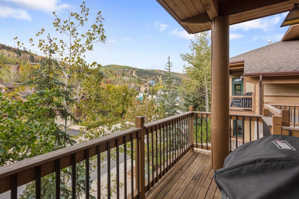 Greyhawk at Deer Valley Resort - Two Bedroom Condo with Hot Tub #12 2 Condo