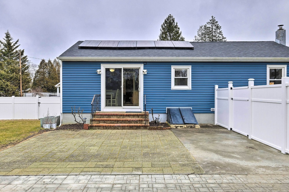Charming Rocky Point Home 1 Mi to Beach! - Property Image 5