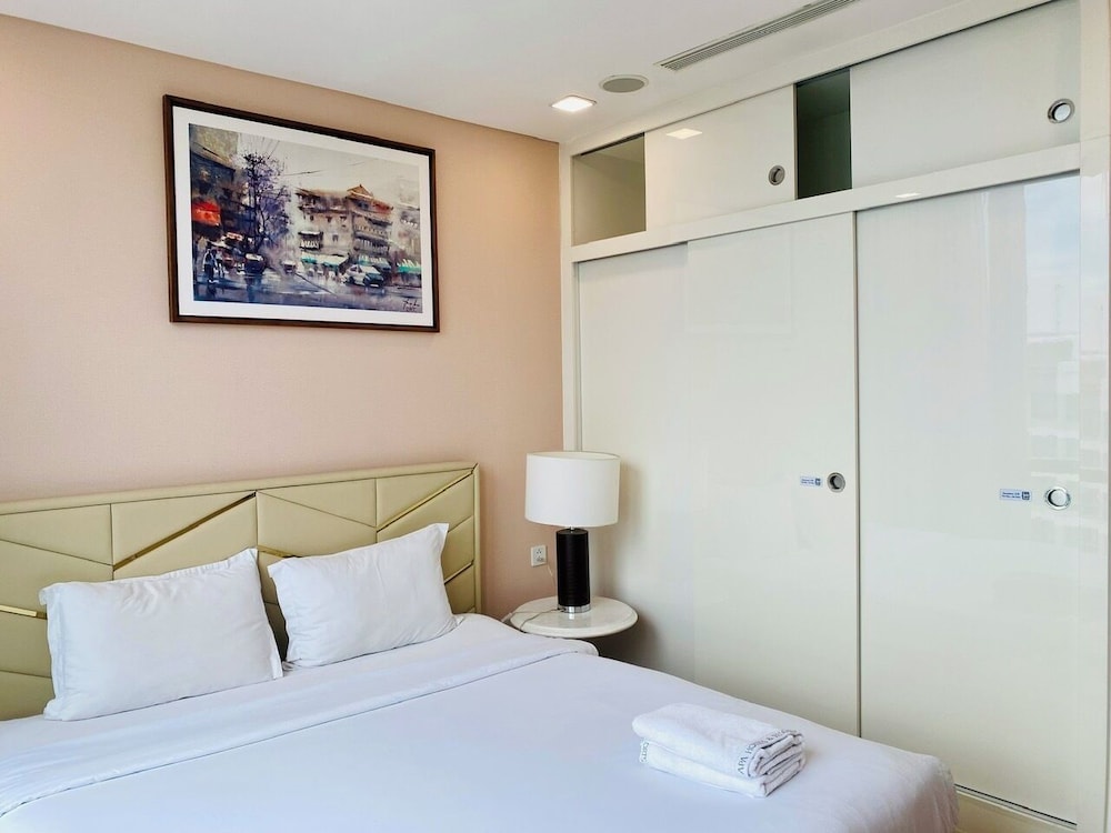 Serenity Serviced Apartments-Landmark 81