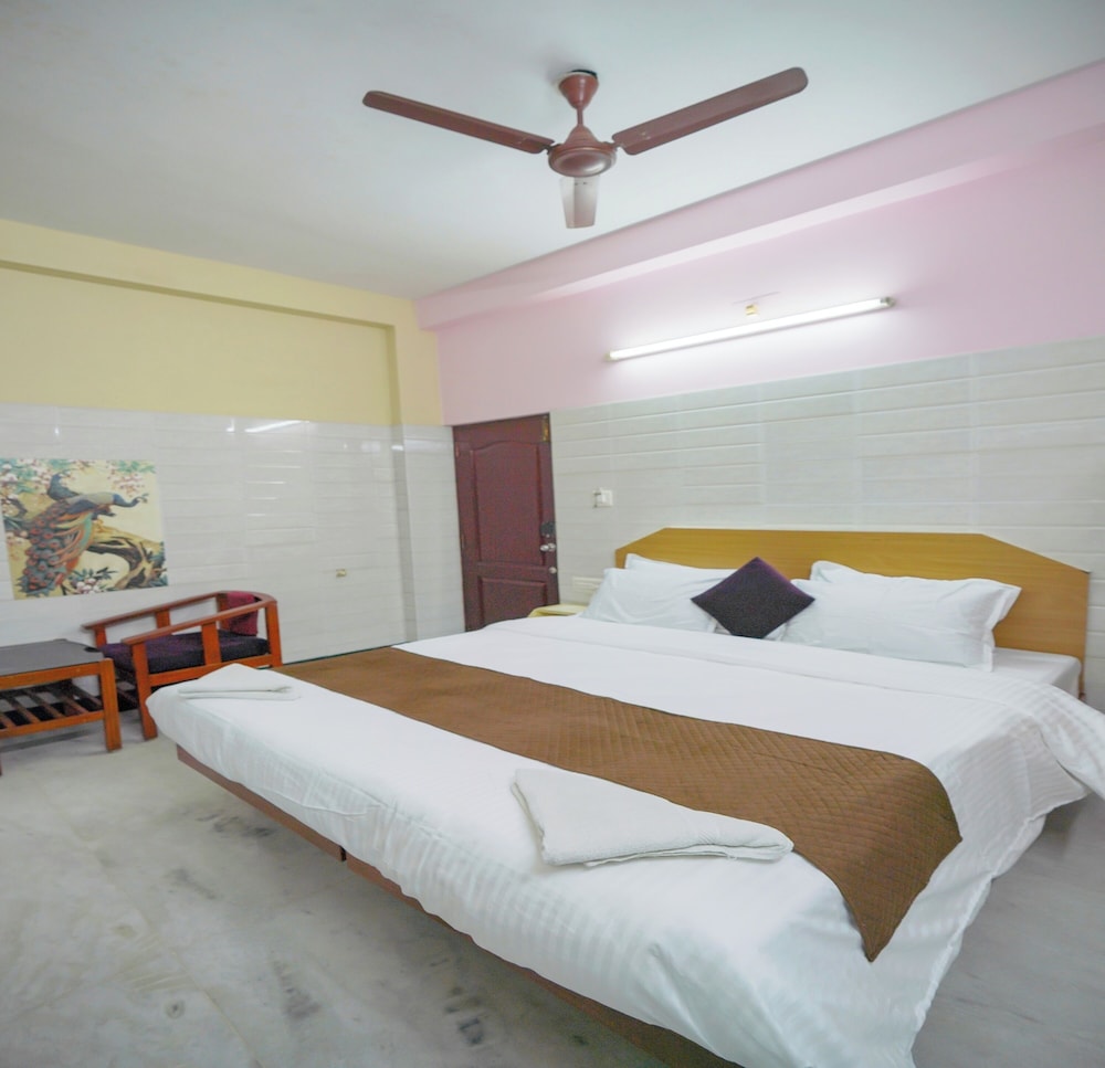 Maruthi Residency