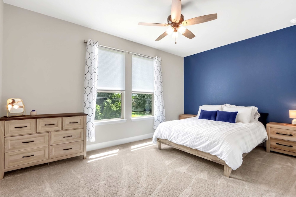 Dakota Cottage - Stay for 10