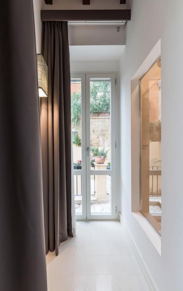 Panisperna Apartment 4