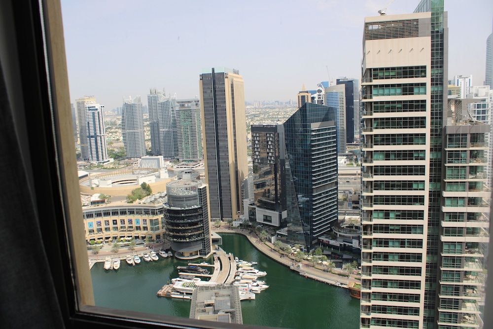 Urban Panda Skyview Hostel JBR