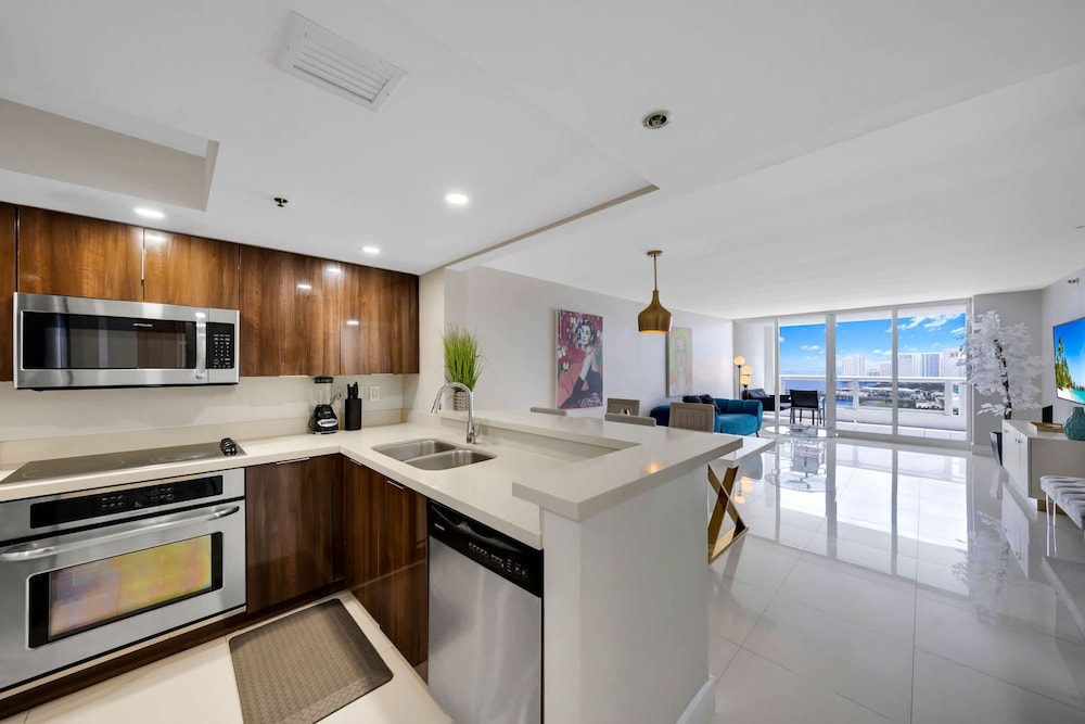 Sun Style Space 3BR Grand