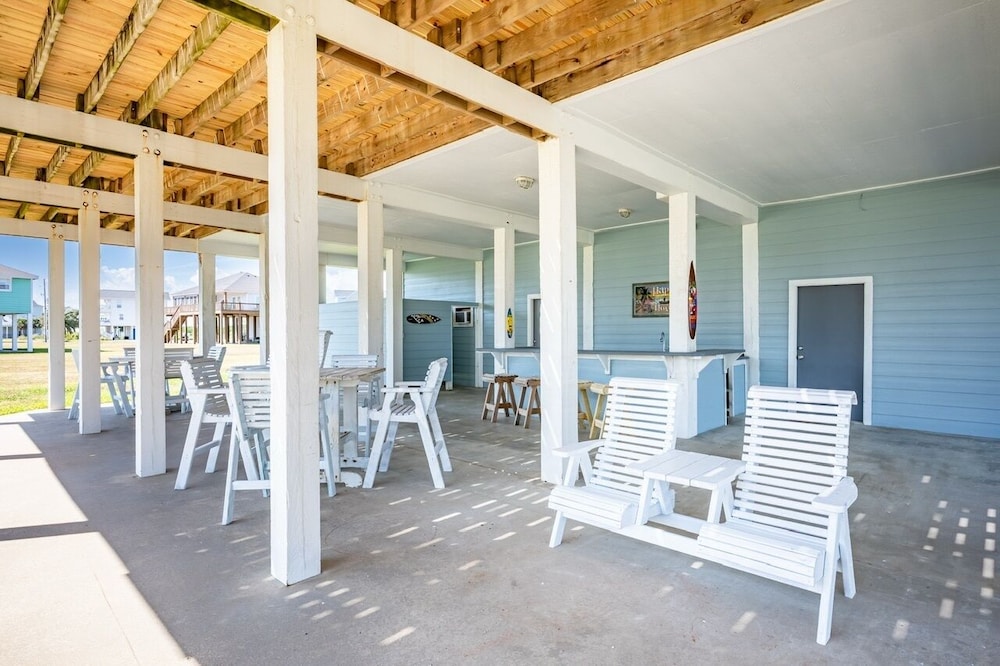 Happy Hours 4 Bedroom Home
