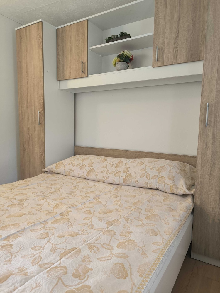Serene Barbat Escape With Just Minutes From the Beach