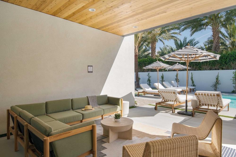 Sleeps 32 2 Villas, Pool, Putting Green+bocce Polo Villas Amara by Avantstay