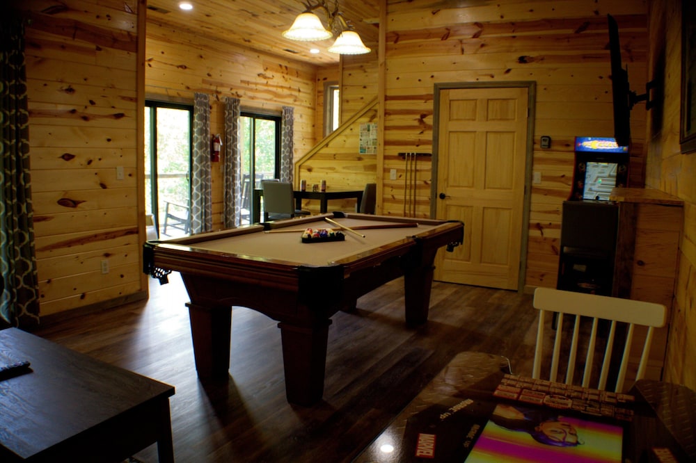 Vixen Run 4 Bedroom Cabin