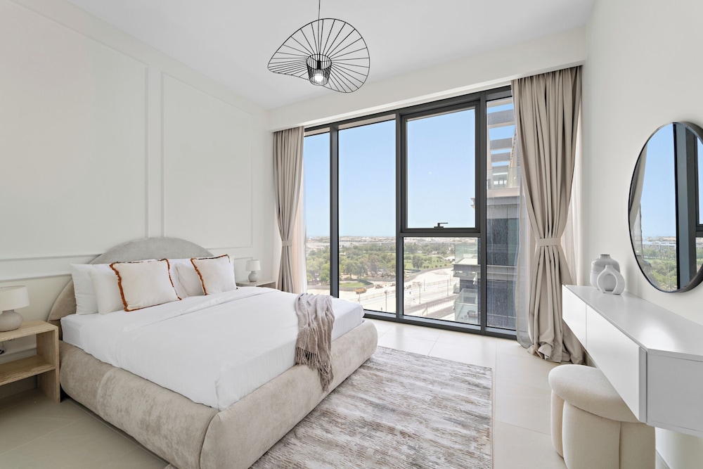 2BR M Peaceful Yet Central Dubai