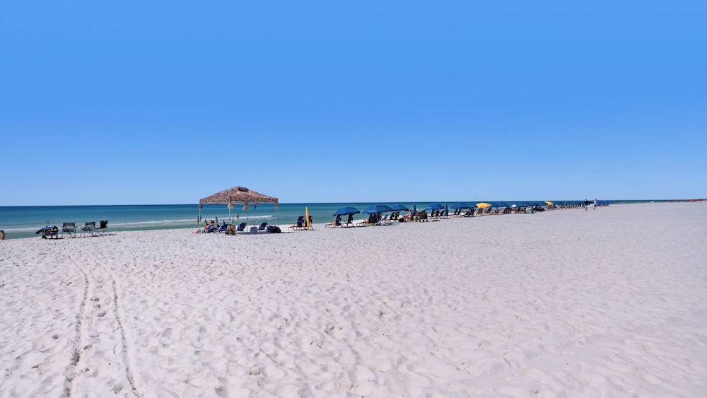 5BR Sleeps 14 in Seagrove Beach, Golf Cart, 6 Bikes, Pool + Free Attractions!