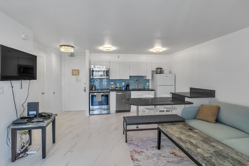 Waikiki Banyan Condo Located One Block From Waikiki Beach! by Koko Resort Vacation Rentals