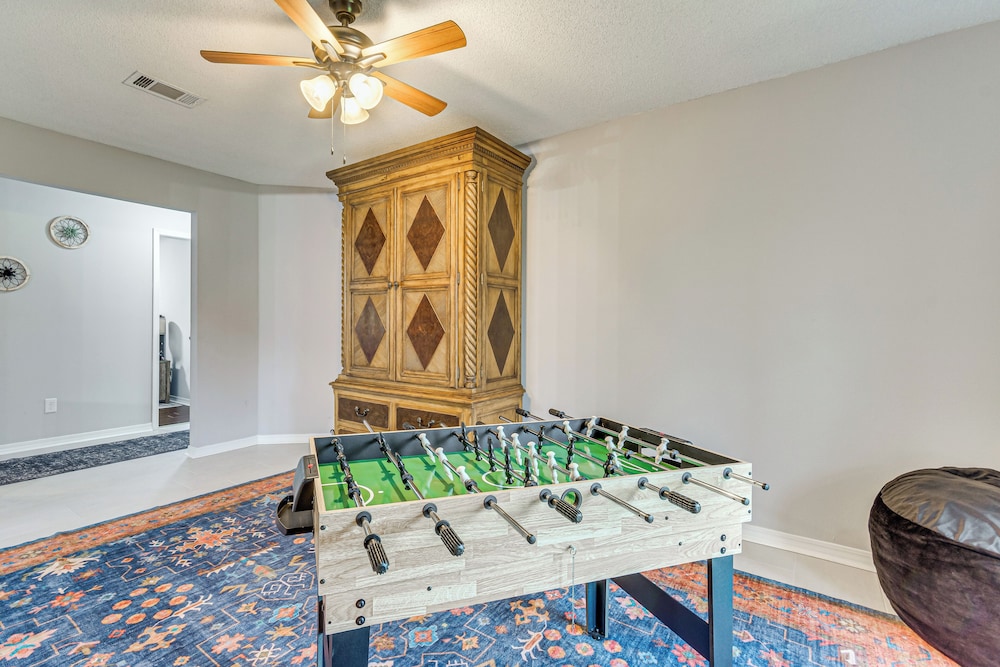 1 Mi to Zoo: 'rustic Bungalow' Gem in Gulf Breeze!