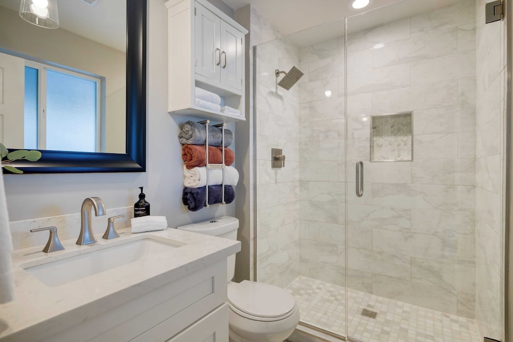 Near Camelback Mtn, Old Town, Trails, Golf + Spas w/ Pool, Hot Tub Camelback Casa by Avantstay