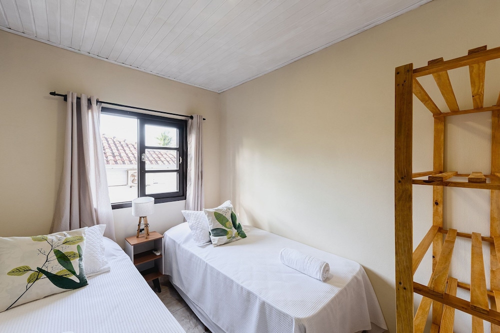 Casas Valley Design - Praia do Rosa - SC