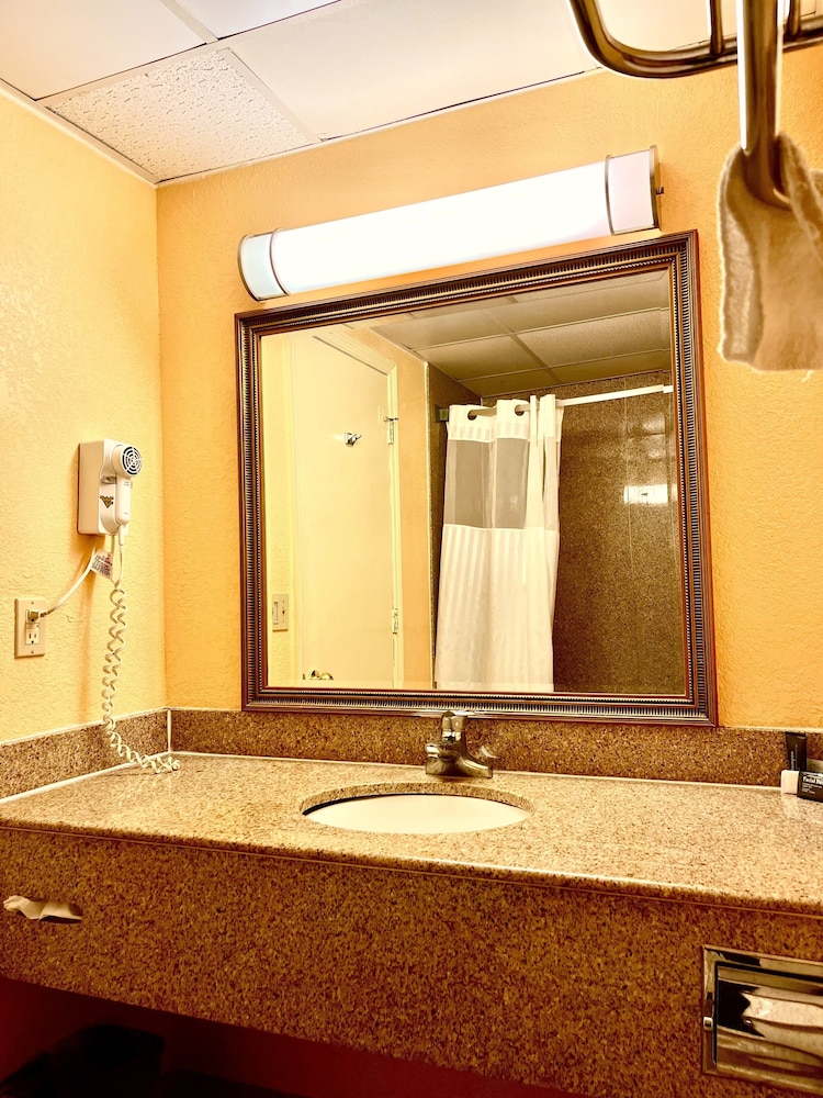 Hotel M Morgantown - WVU Area