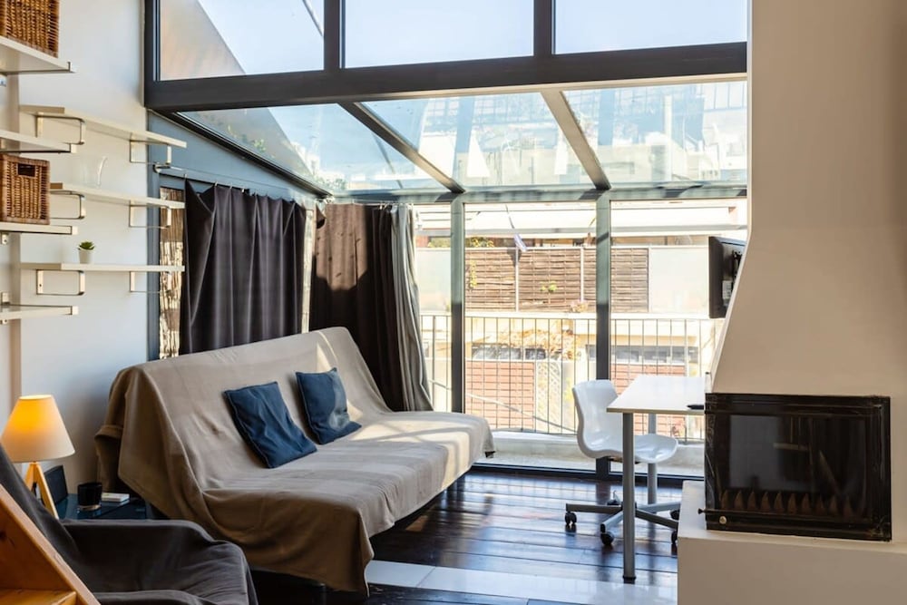 Acropolis Cozy Studio Home in the Heart of Athens