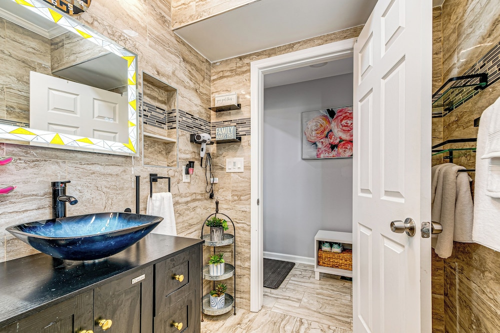 Walk to Historic Dtwn Burlington: Home w/ Yard