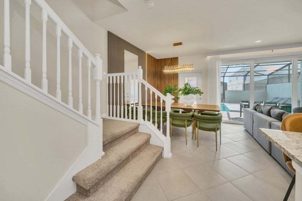 5 Bedroom Townhome With Private Splash Pool! 5 Townhouse