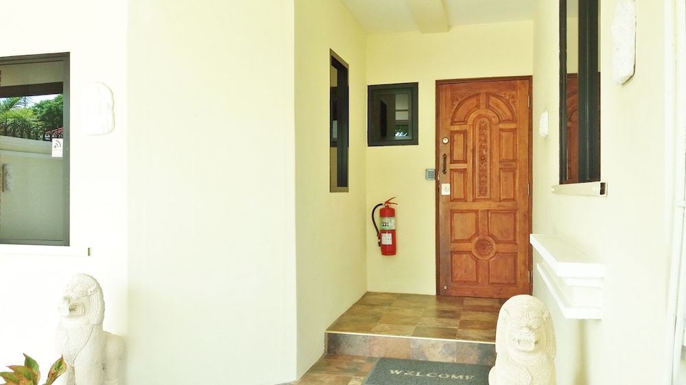 Baan Laksee Pool Villa