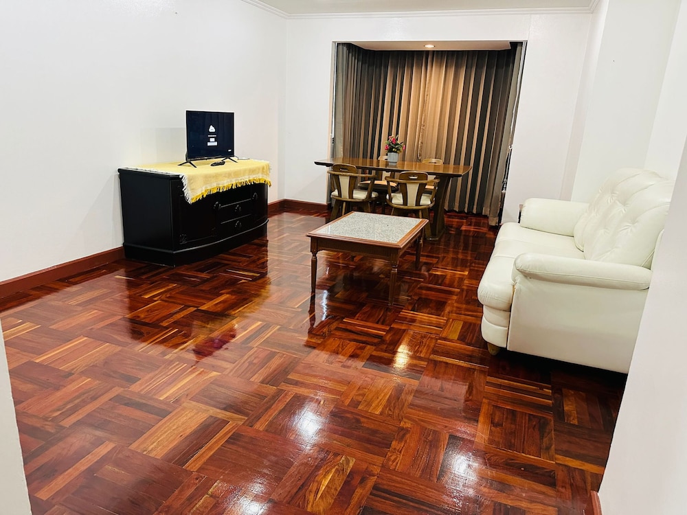 Omni Tower Sukhumvit Nana - Direct