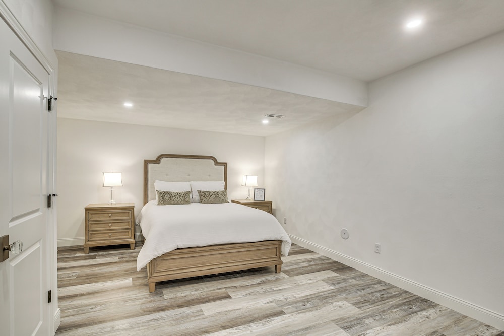 Walk to Mississippi River: Grafton Townhome!