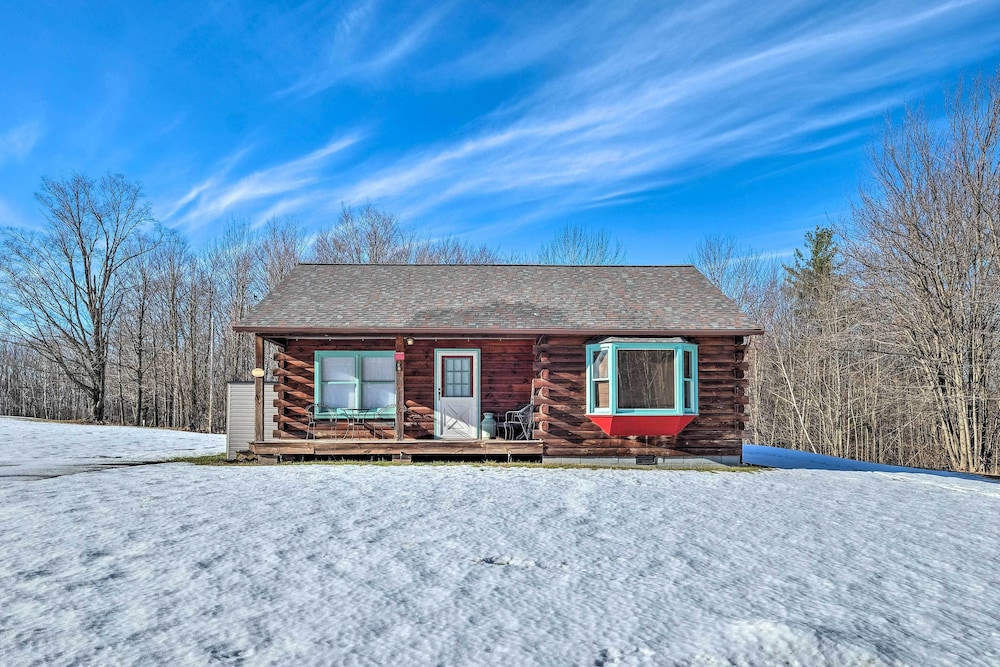 High Peak Heaven: Cozy Log Cabin on 1 Acre!