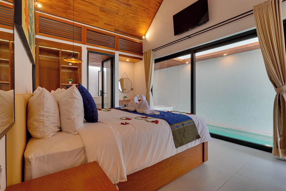 LaLuxe Villa and Residence