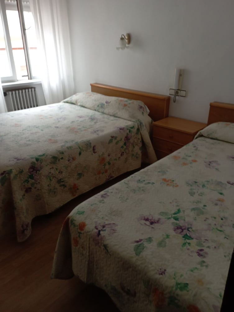 Hostal Oria - Property Image 2