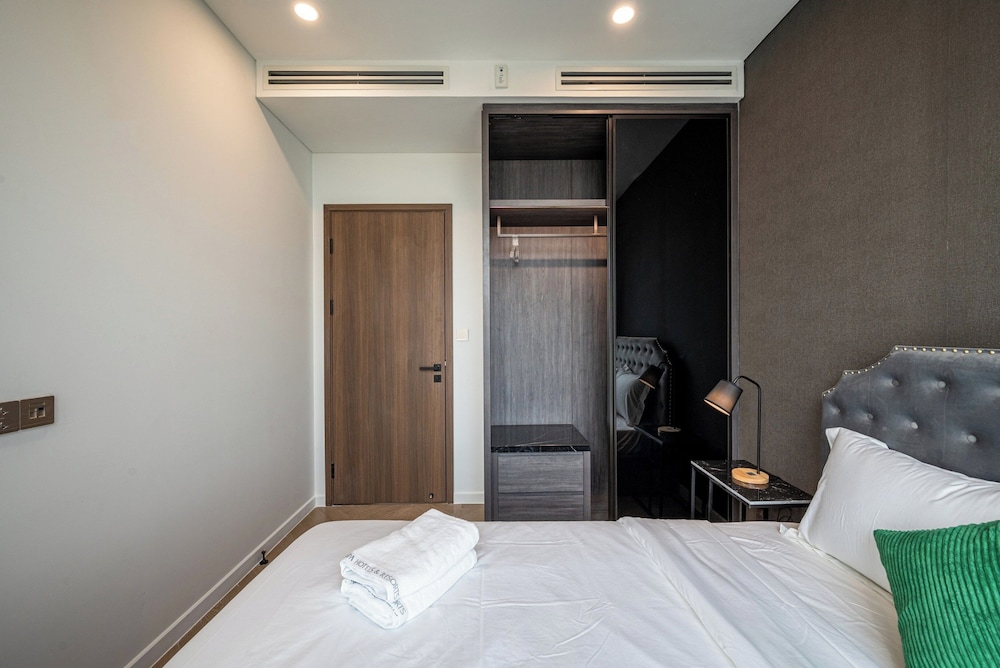 Sunny Lumiere Riverside Luxury Residence