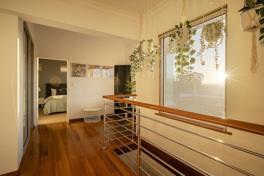 Designer Luxury 3brd - Epic Views - South Perth