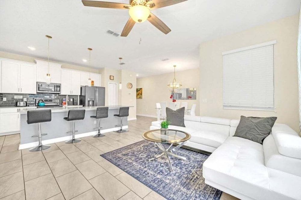 Beautiful Paradise Palms Retreat 4 Bedroom Townhouse