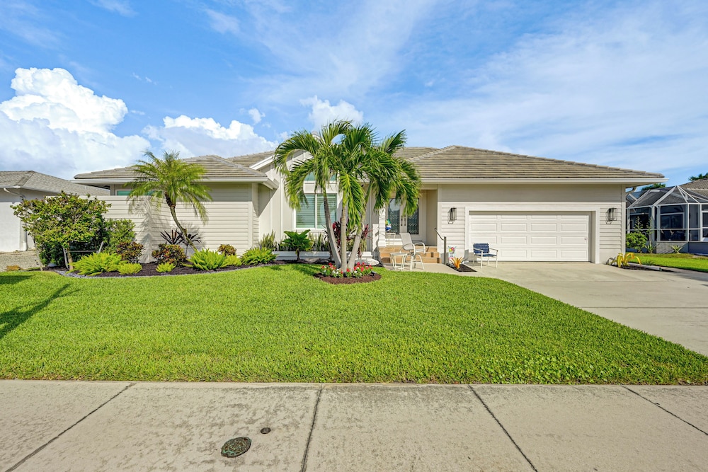 2 Mi to South Beach: Waterfront Home w/ Lanai!