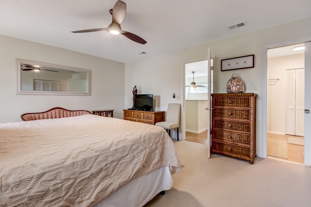2646b 1st Ave 3 Bedroom Townhouse by RedAwning view 2