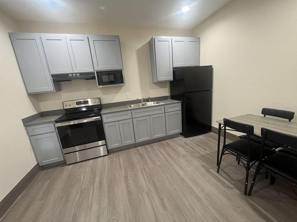 Elite Inn & Suites