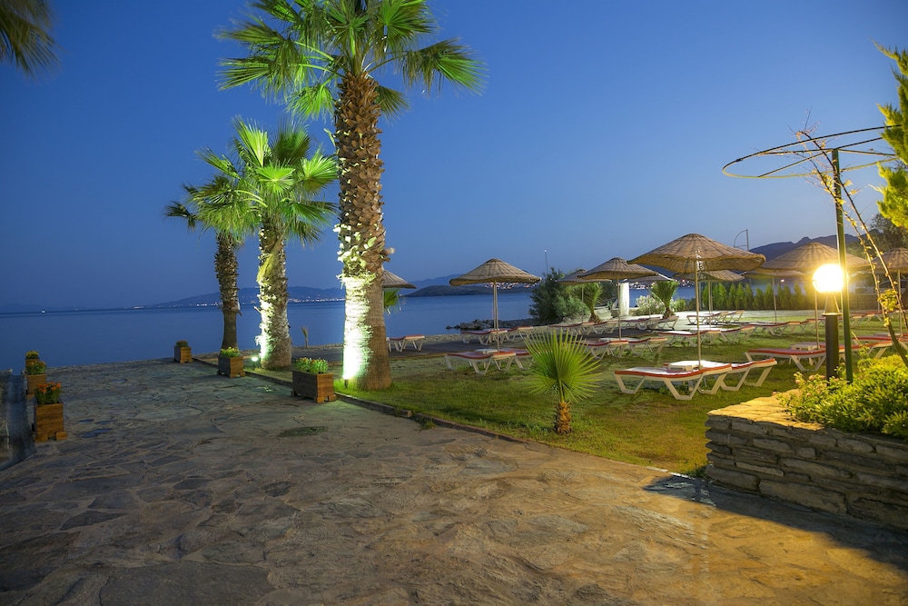 Bodrum Sea Side Beach Club Otel - Image 35