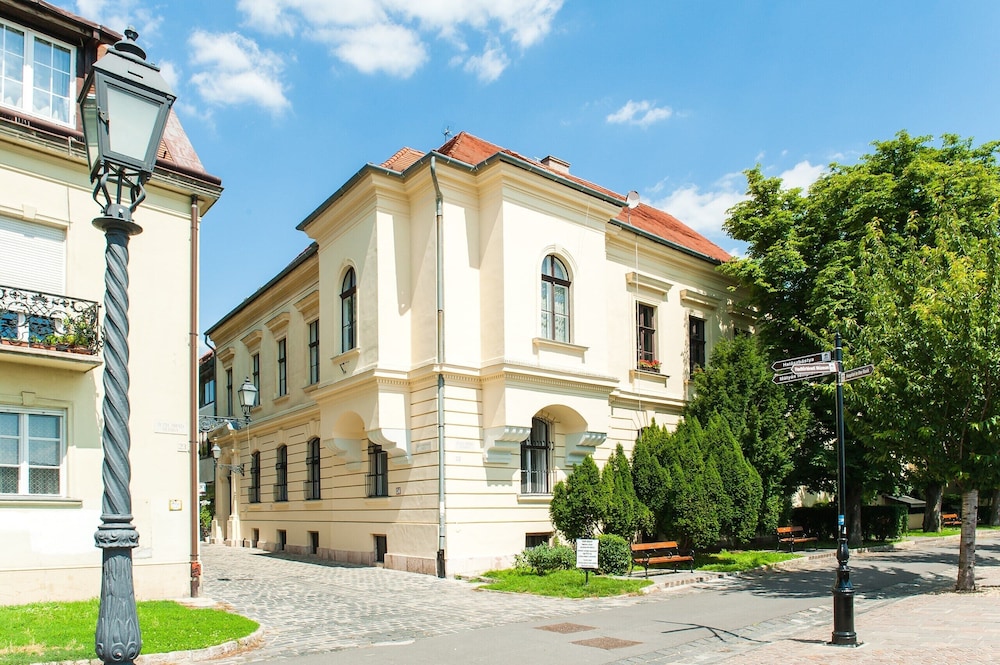Szentharomsag 4 Apartment view 3
