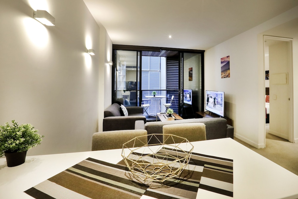 Flinders Street Apartments