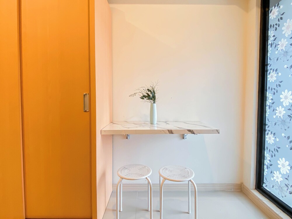 Comfy Stay Studio Room At Meikarta Apartment