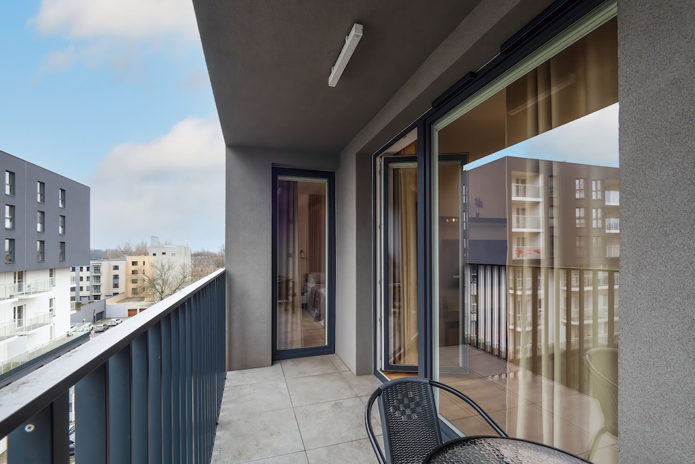 Apartment Manufaktura Łódź by Renters