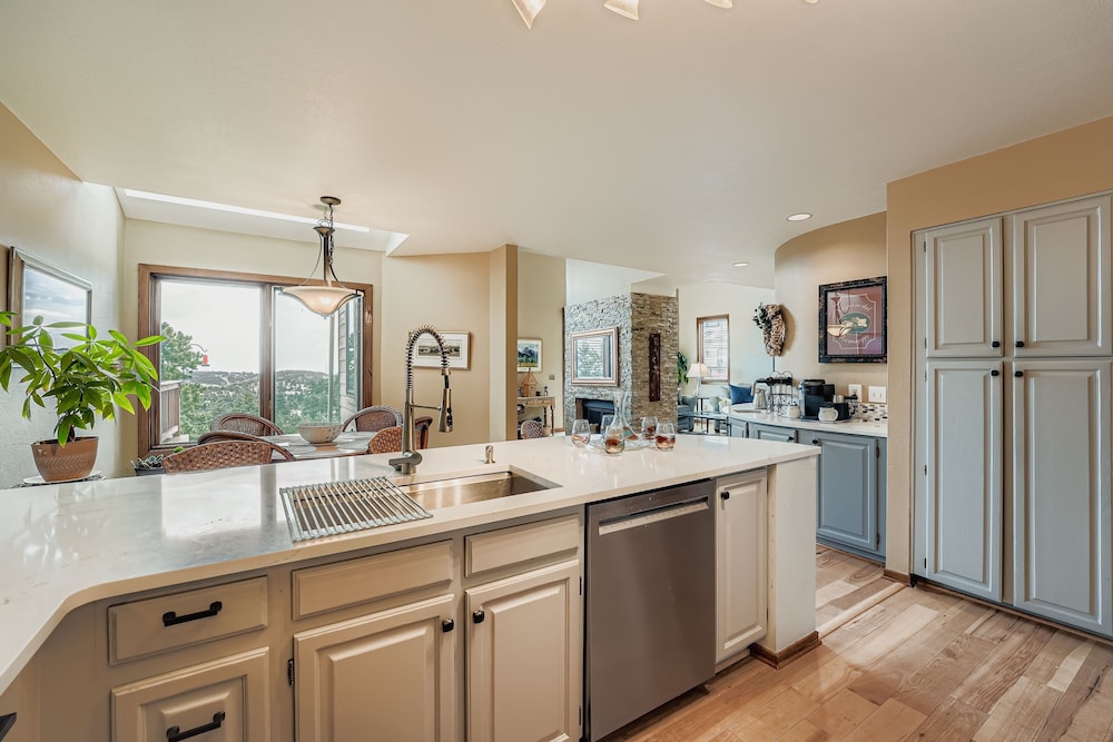 Chimney Creek 2 Bedroom Condo