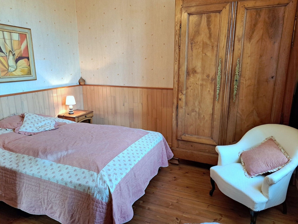 Holiday Home in Guisseny Near the Beach view 2