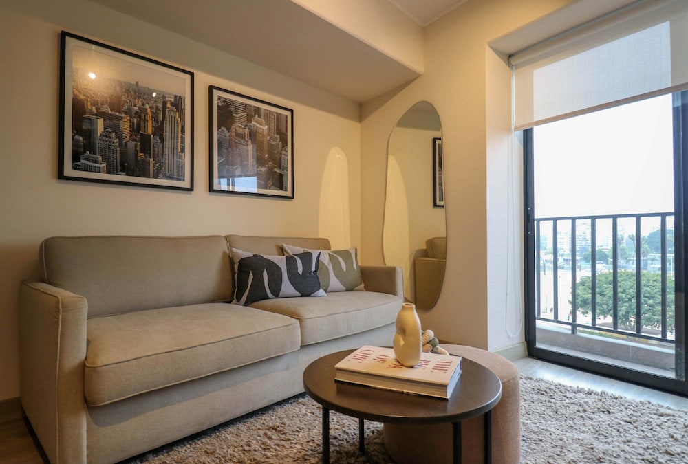 Radiant 1BR With Fantastic View in Barranco